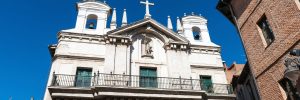 Fachada de la iglesia