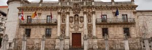 Fachada facultad de derecho
